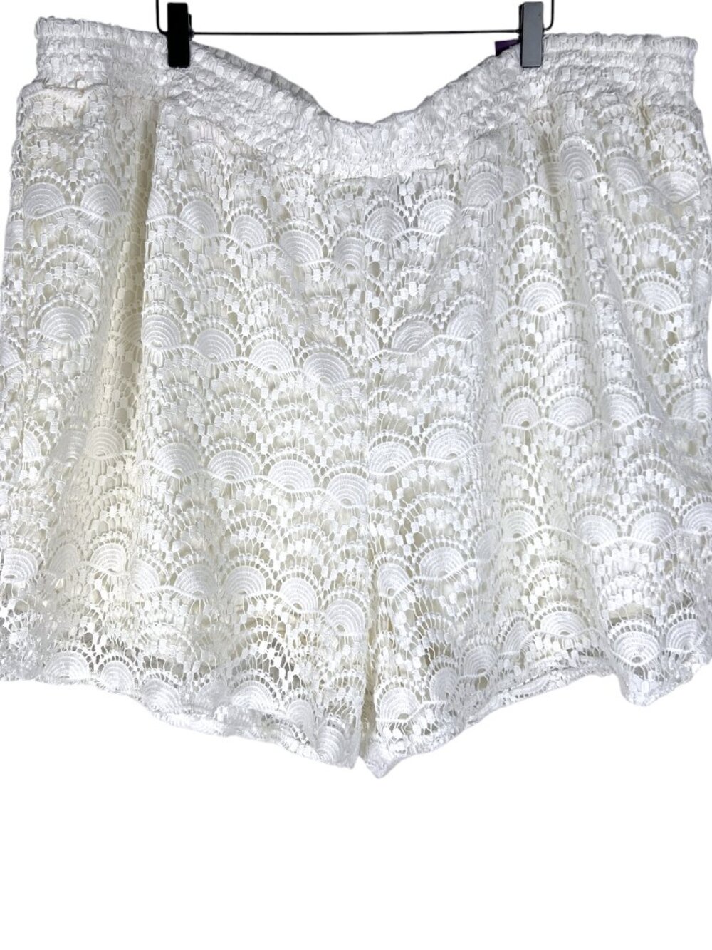 NWT Lane Bryant Scalloped Lace Overlay Crochet Shorts in White Size 26 / 28